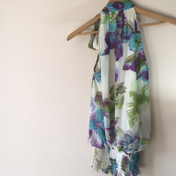 LE CHÂTEAU | Tie Neck floral blouse - Picture 7 of 8